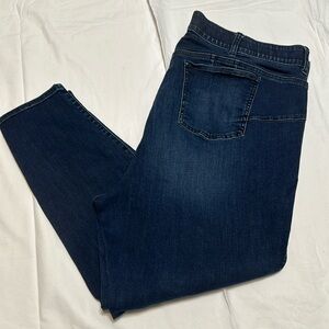 Torrid bombshell skinny Jeans size 26R
